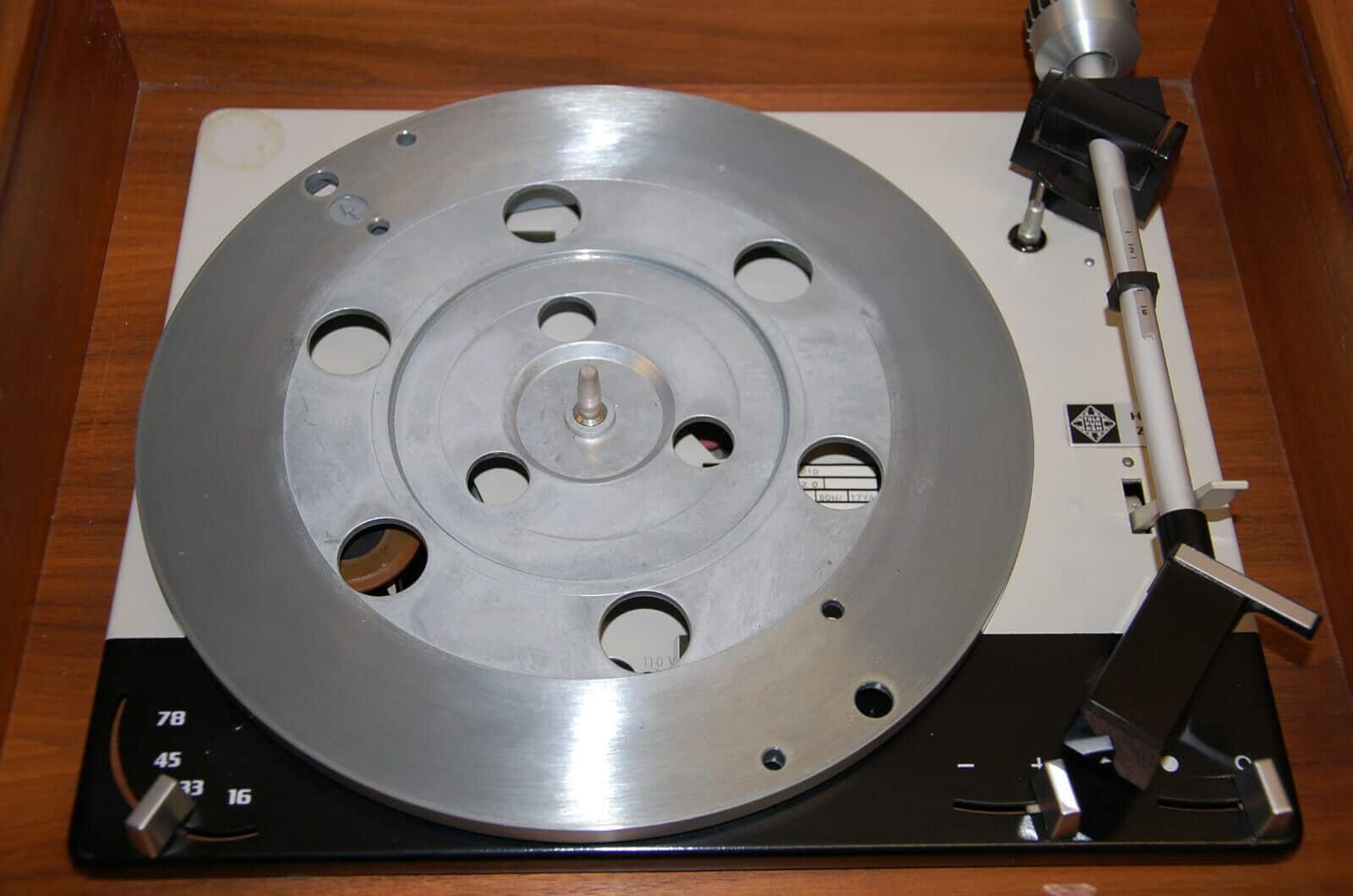 TELEFUNKEN The 210 turntable Audiophile News & Music Review